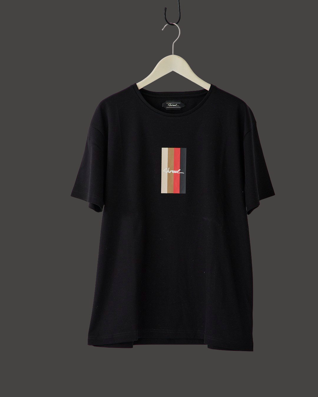 Shreel Scarlet Accent Tee / Black
